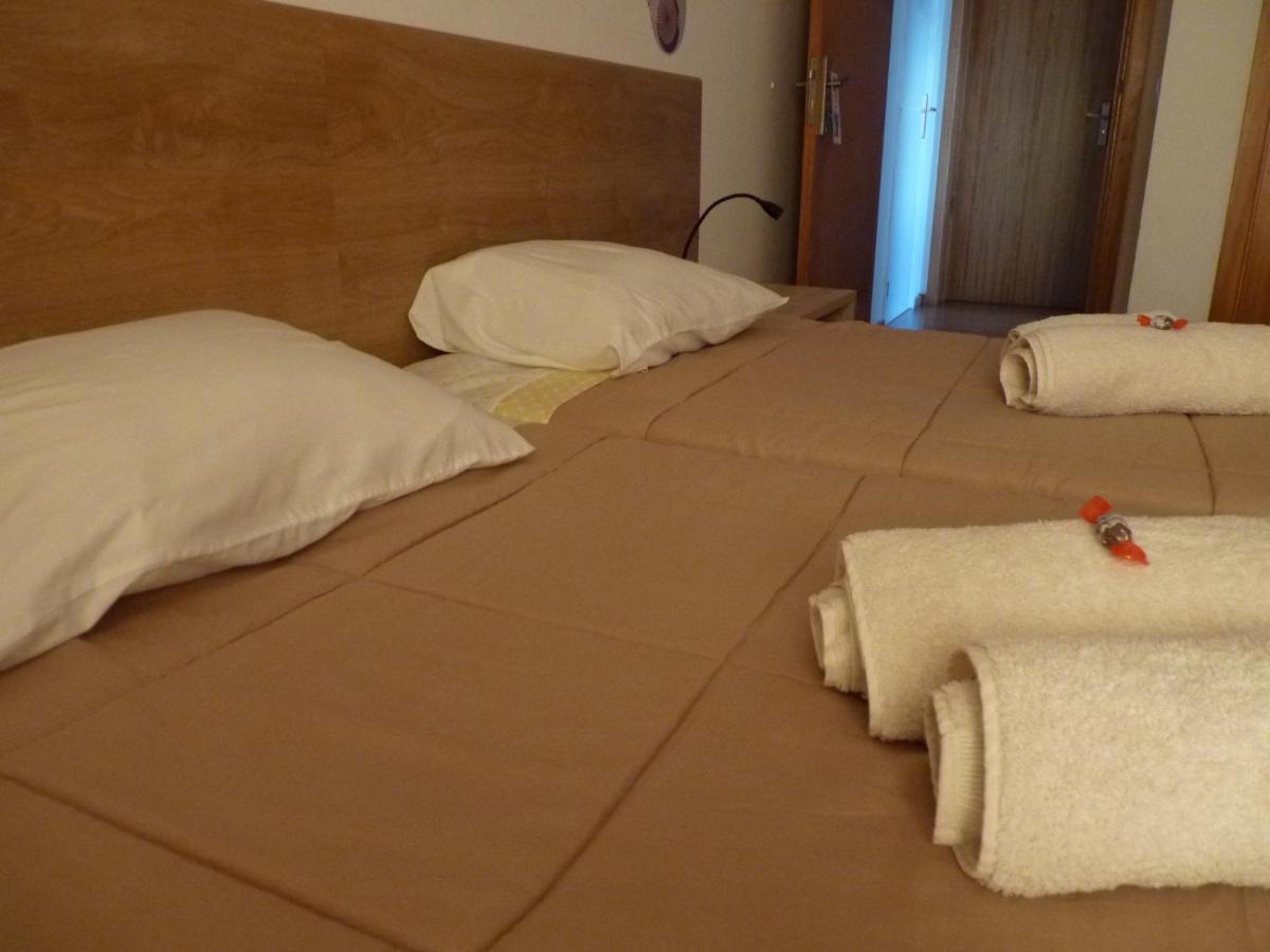 Azores Holidays House -b&b - - Self Check-in Keyboard