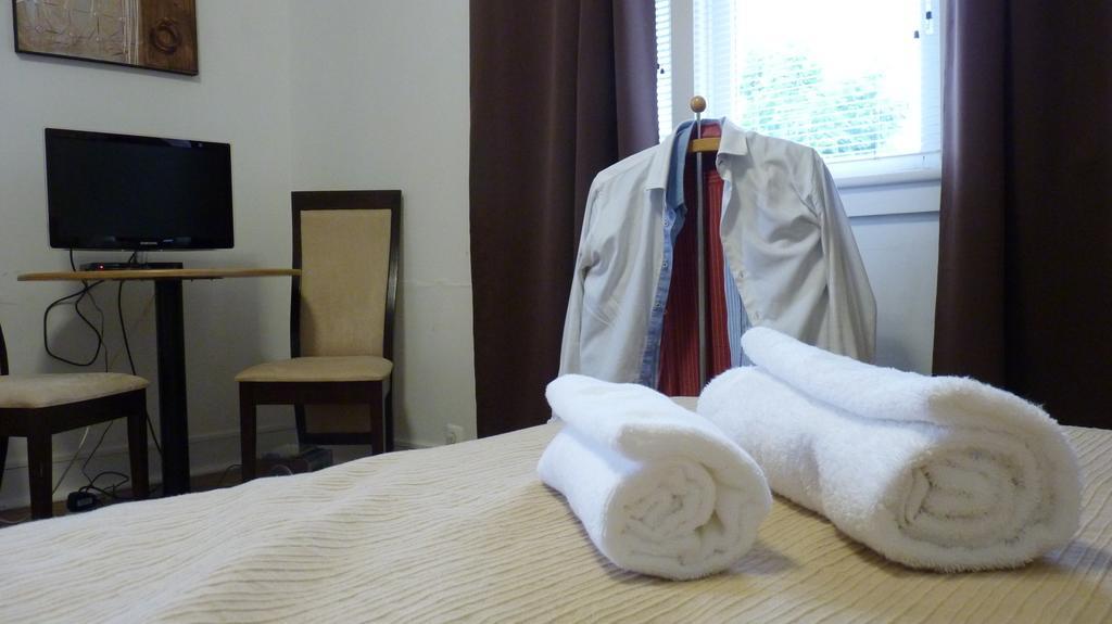 Azores Holidays House -b&b - - Self Check-in Keyboard *